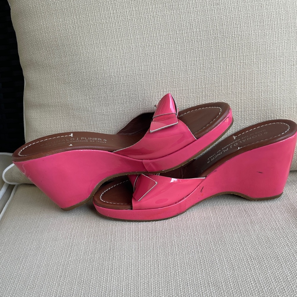 Donald J. Pliner Glossy Pink Knot Slide Mules Size 7.5 M - Picture 7 of 13